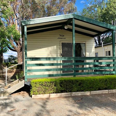 Tatura Cabin & Caravan Park Buitenkant foto