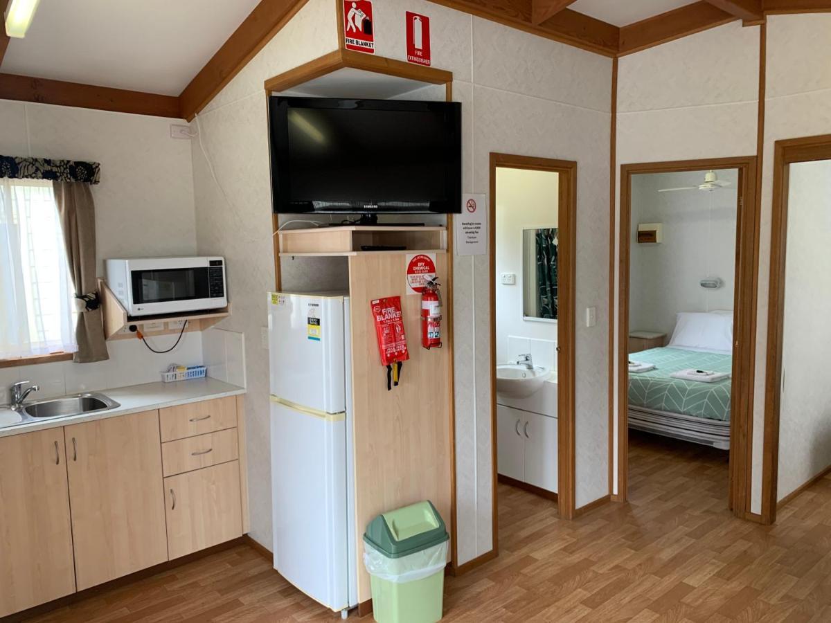 Tatura Cabin & Caravan Park Buitenkant foto