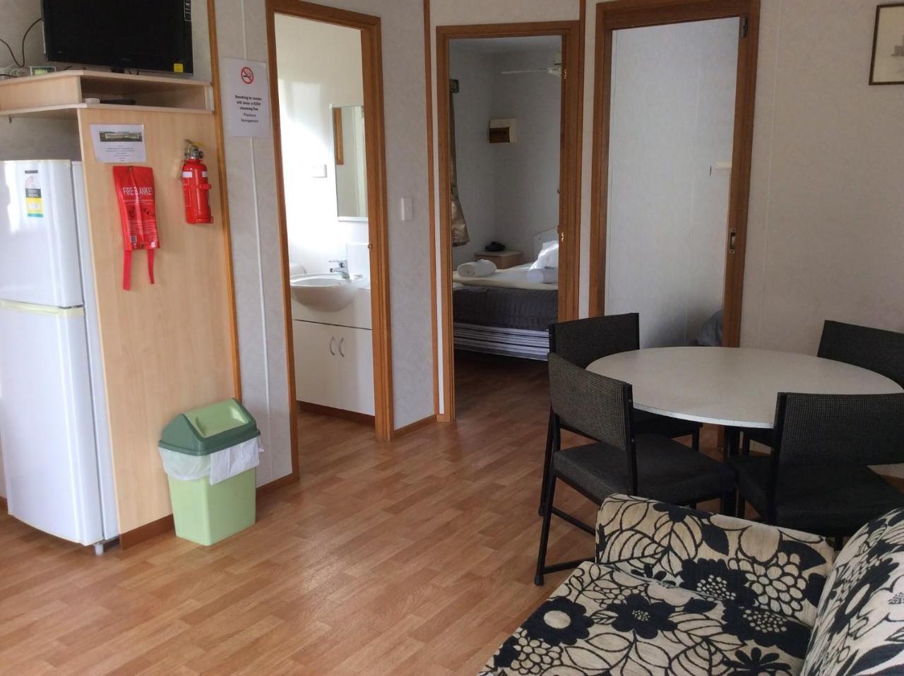 Tatura Cabin & Caravan Park Buitenkant foto