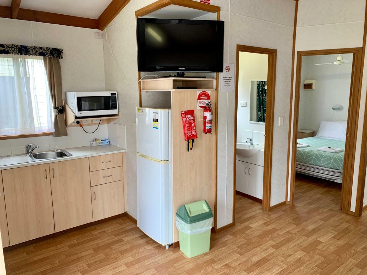 Tatura Cabin & Caravan Park Buitenkant foto
