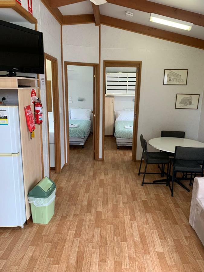 Tatura Cabin & Caravan Park Buitenkant foto